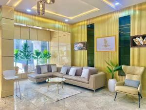 Χώρος καθιστικού στο Prince Xclusive Royale Hotels