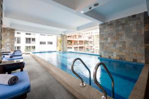 Bazén v ubytování ARISON Hotel nebo v jeho okolí