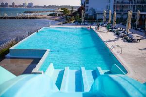 Bazén v ubytování Hotel Carmen Azzuro nebo v jeho okolí + 37 fotografií