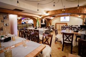 Restaurace v ubytování Bacolux Craiovita, Craiova