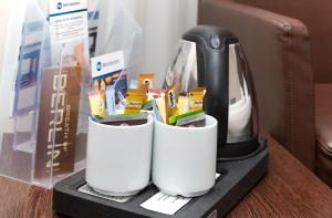 Příslušenství pro přípravu čaje a kávy v ubytování Best Western Hotel am Spittelmarkt
