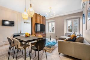 Μια τηλεόραση ή/και κέντρο ψυχαγωγίας στο Apartment Libertas