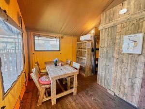 Zdjęcie z galerii obiektu Camping de Pujol - Glamping - Argeles sur Mer - Velvet - 4P w Argelès-sur-Mer