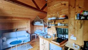 Kuchyň nebo kuchyňský kout v ubytování Cabanes et Lodges du Belvedere + 37 fotografií
