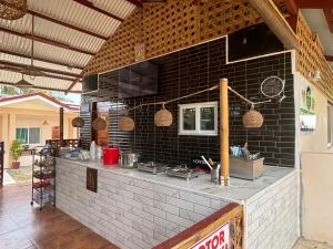 Fotografie z fotogalerie ubytování Villa Skanderbeg Guest House Talaudyong Beach v destinaci Bacungan