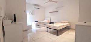 Voodi või voodid majutusasutuse Private Terrace-Sea Views amd Valley Views-Sleep 6 by QuickTrips toas
