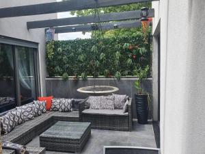 Khu vực ghế ngồi tại Belle VILLA sur PESSAC , 6 chambres avec piscine, hammam et sauna