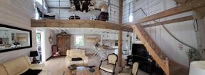 Χώρος καθιστικού στο Le CHALET FLEURI