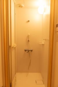 Vannituba majutusasutuses 篠山城下町ゲストハウス inosica