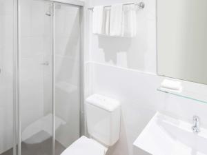 Mantra Castle Hill Sydney, an Accor Hotel的一间浴室