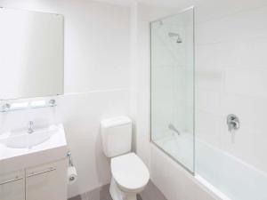 Mantra Castle Hill Sydney, an Accor Hotel的一间浴室