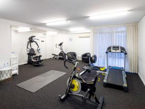 Mantra Castle Hill Sydney, an Accor Hotel的健身中心和/或健身设施