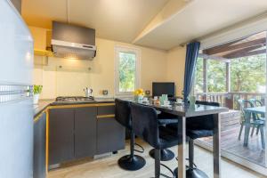 A cozinha ou cozinha compacta de Villaggio Miramare