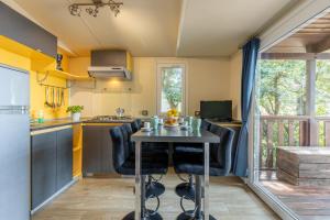 A cozinha ou cozinha compacta de Villaggio Miramare