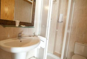 A bathroom at Hostal Parque Natural