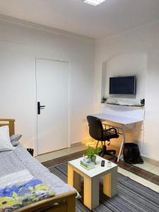 TV a/nebo společenská místnost v ubytování Cozy master room