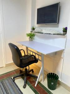 TV a/nebo společenská místnost v ubytování Cozy master room
