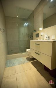 Un baño de Gem of Lennox 32 fotos más