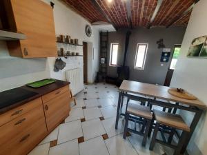 Küche/Küchenzeile in der Unterkunft Gîte de l'Espinette