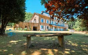 Vonkajšia záhrada v ubytovaní Domaine de Piquestelle