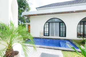 Hồ bơi trong/gần Villa Suksma Canggu