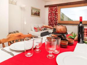 Nápoje v ubytování Apartment Rosablanche E36 by Interhome