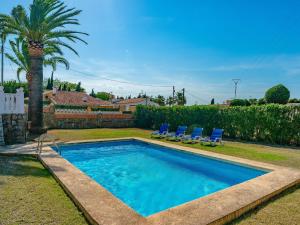 Bazén v ubytování Holiday Home Casa Pia by Interhome nebo v jeho okolí