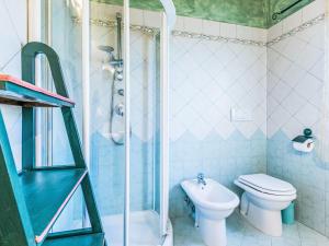 A bathroom at Villa Luana by Interhome