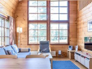 Et tv og/eller underholdning på Holiday Home Kivalonmaa b by Interhome