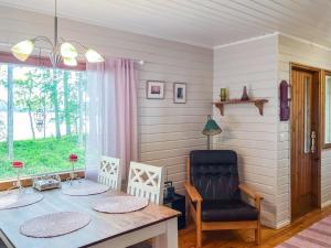 Posezení v ubytování Holiday Home Leppäranta by Interhome