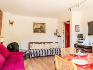 Μια τηλεόραση ή/και κέντρο ψυχαγωγίας στο Apartment Olympic F8 by Interhome