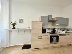 Relax Home with 2 bedroom, 2 bathroom for 6 people in the City Centre FREE COFFEE 1072 Budapest, Klauzál utca 26-28 kép - 2