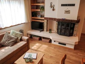 Kuchyň nebo kuchyňský kout v ubytování Apartment Fricktalerhuus Apt 5 by Interhome