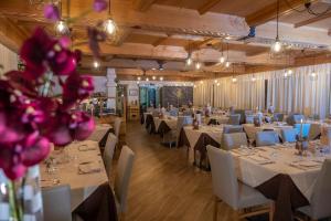 Restaurace v ubytování Hotel Canada