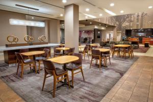 Εστιατόριο ή άλλο μέρος για φαγητό στο Courtyard by Marriott Dallas Flower Mound