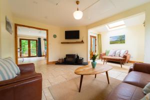 Televisyen dan/atau pusat hiburan di Dingle Holiday Let - New Town