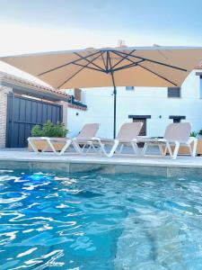 Πισίνα στο ή κοντά στο Casa Rural Toledillo