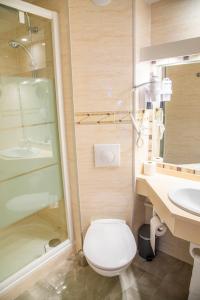 Kopalnica v nastanitvi Hôtel Bagatelle Paris Nord Roissy CDG