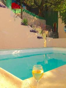 Piscine de l'établissement Inn House Santa Teresa ou située à proximité