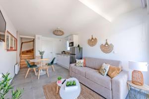 Kuchyň nebo kuchyňský kout v ubytování La Maison du Treustel - Combrit - Chez Thomas & Elodie