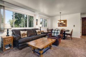 Χώρος καθιστικού στο SNOW FLOWER 103 condo +50 φωτογραφίες