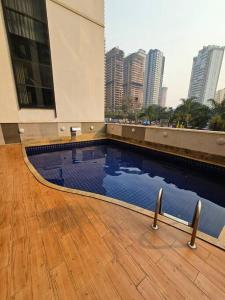 Bazén v ubytování Flat Suíte 605 Goiânia - GO nebo v jeho okolí