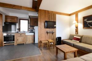Η κουζίνα ή μικρή κουζίνα στο Le Chalet De Montchavin - Magnifique appartement rénové MAE-4194