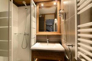 Ένα μπάνιο στο Le Chalet De Montchavin - Magnifique appartement rénové MAE-4194 +12 φωτογραφίες