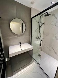 Kúpeľňa v ubytovaní Lyon Premium - LuxeZen SPA