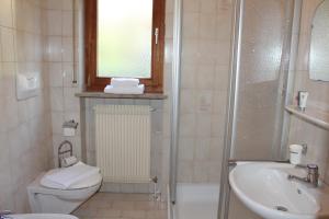 Ένα μπάνιο στο Villa Malus +8 φωτογραφίες
