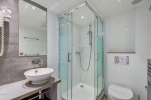 Koupelna v ubytování Appartement Val d Isère Centre 4 pièces parking 8 personnes 5min à pied du front de neige