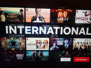 Televizorius ir (arba) pramogų centras apgyvendinimo įstaigoje Arlon Guest House