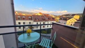 Balkon lub taras w obiekcie Le p'tit Saint-Pierre - Centre ville - Parking