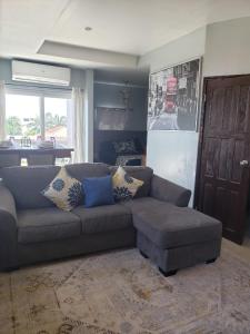 Ein Sitzbereich in der Unterkunft DB Tower Vacation Rental